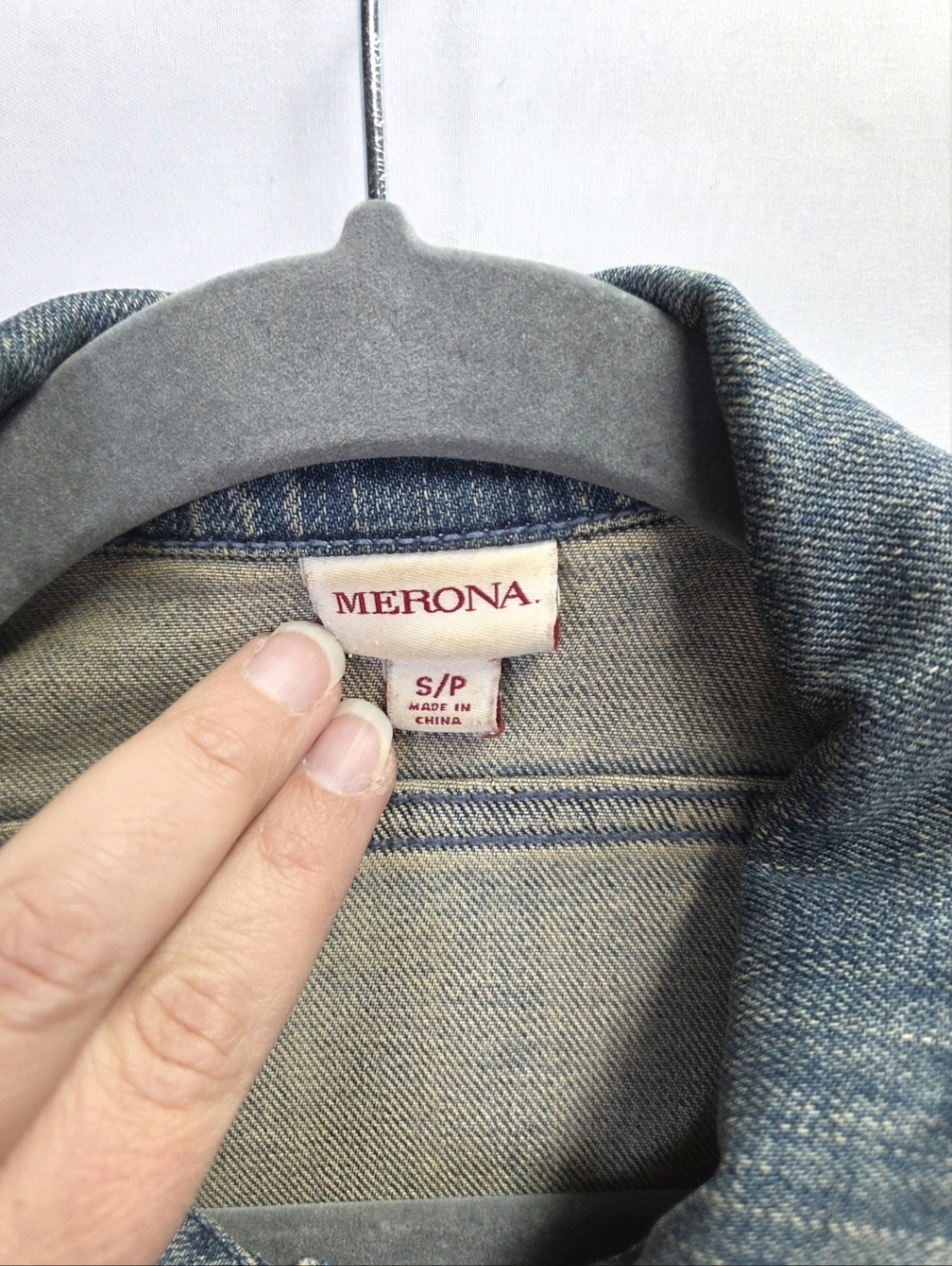 Merona Womens Denim Faded Distressed Blue Classic Jean Jacket Small - Picture 4 of 10